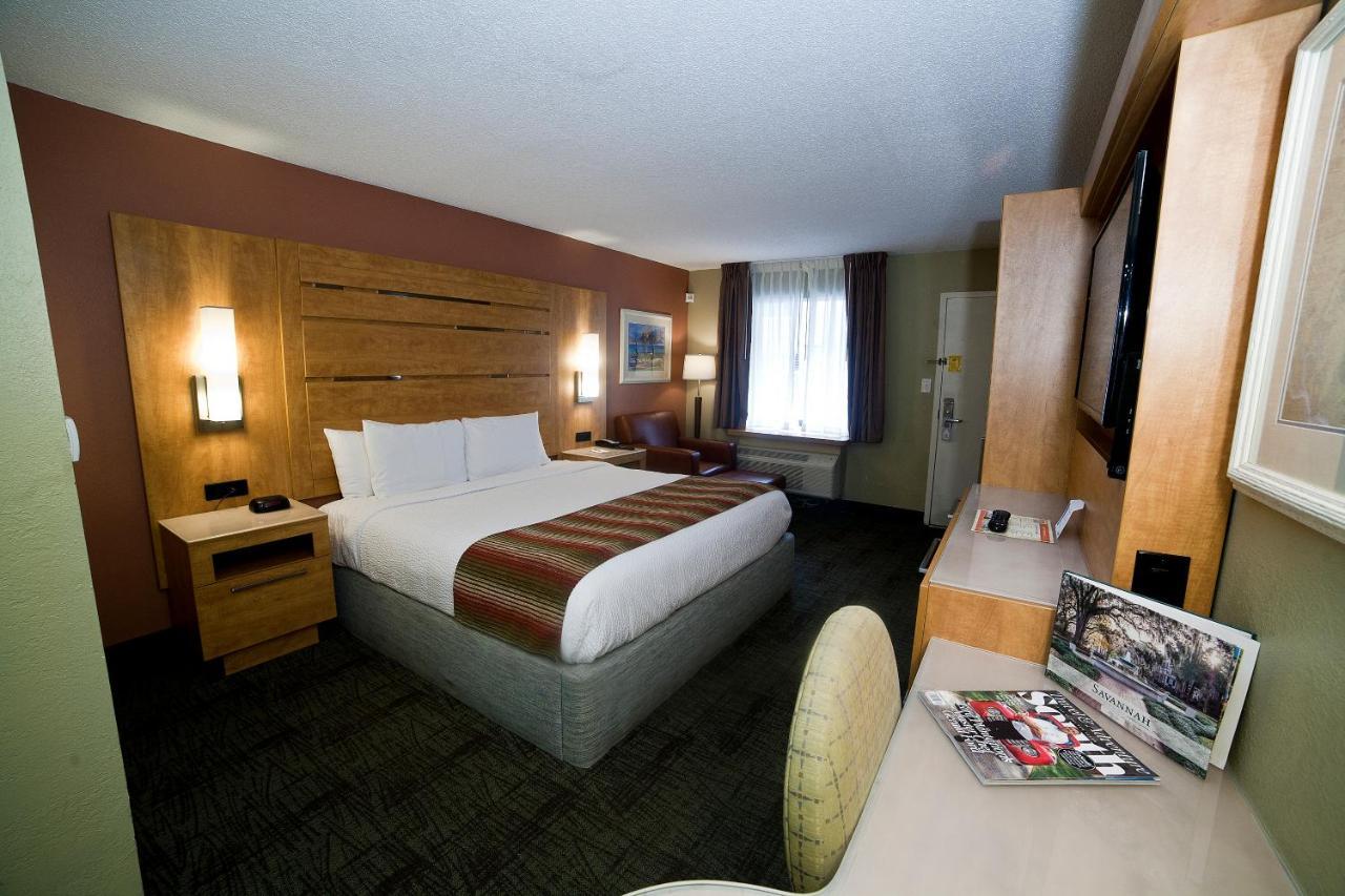 Desoto Beach Hotel Tybee Island Bagian luar foto