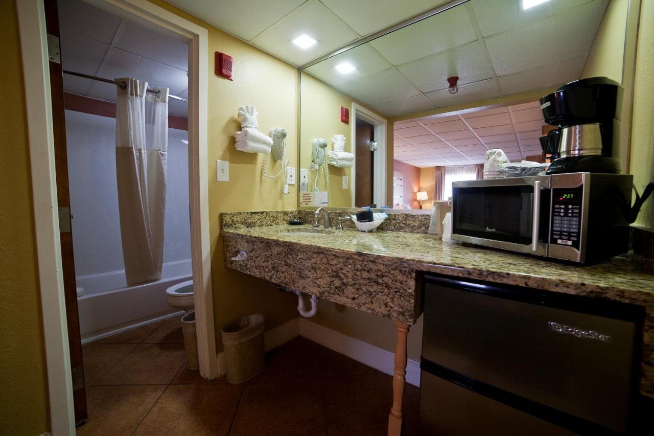 Desoto Beach Hotel Tybee Island Bagian luar foto