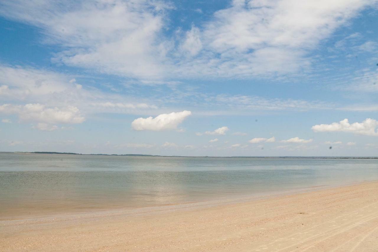 Desoto Beach Hotel Tybee Island Bagian luar foto